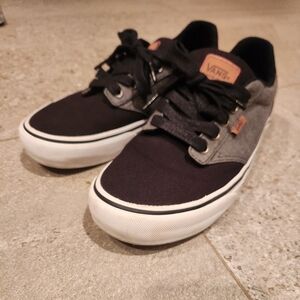 Men's 8.5 Vans Shoes